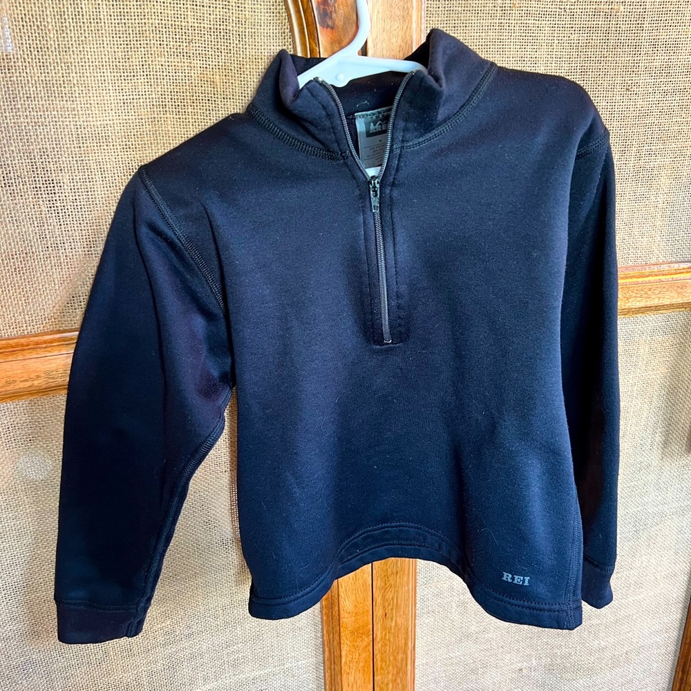 rei black kids sweater size small